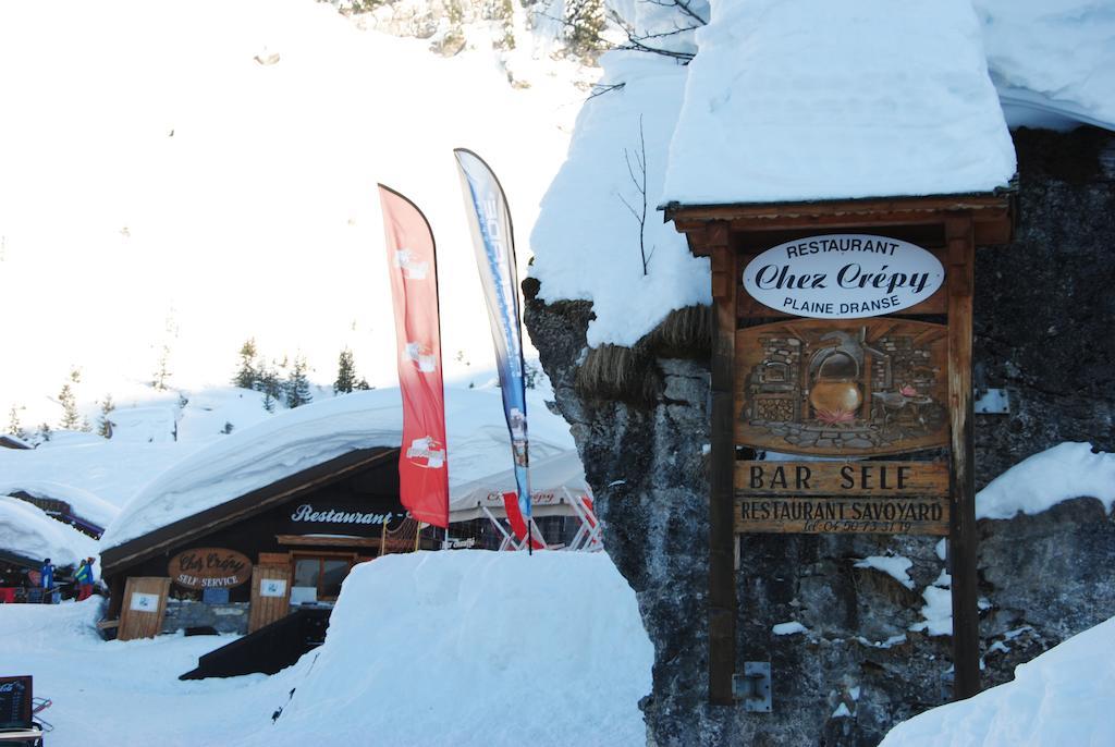 Hotel Les Combelles Châtel Exterior foto